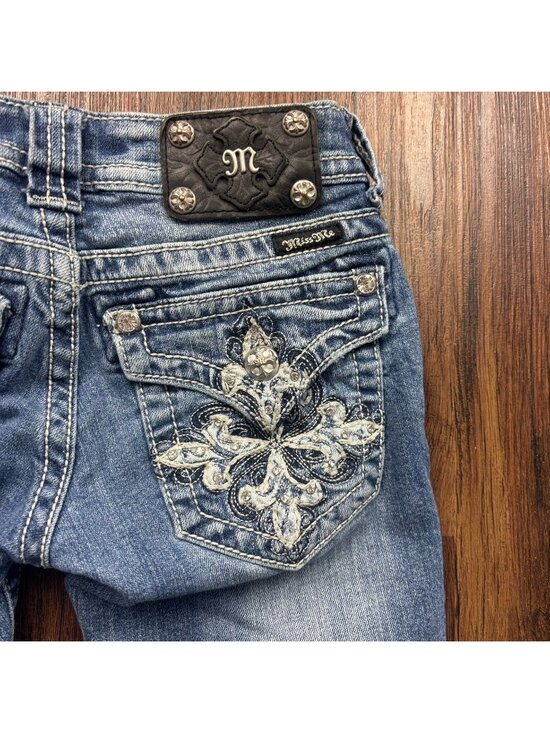 Miss Me Denim - MISS ME Capri Jeans Embellished Sequins Distressed Light Wash Size 24